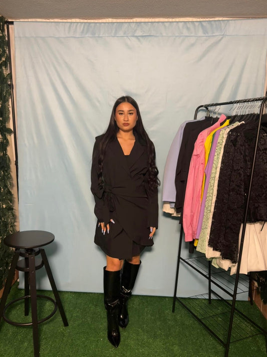 DRESS WEDNESDAY